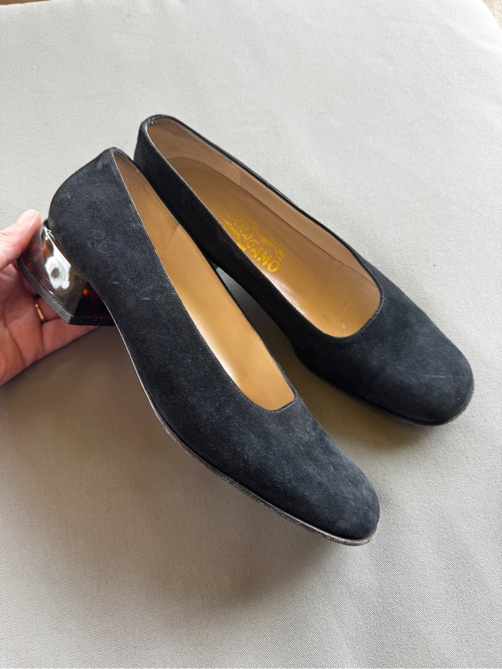 Salvatore Ferragamo Black Suede Tortoise Heel Pumps Women’s Size 8.5 B Vintage